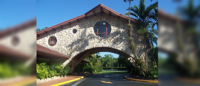 Private, Gated Communities in Pinecrest FL