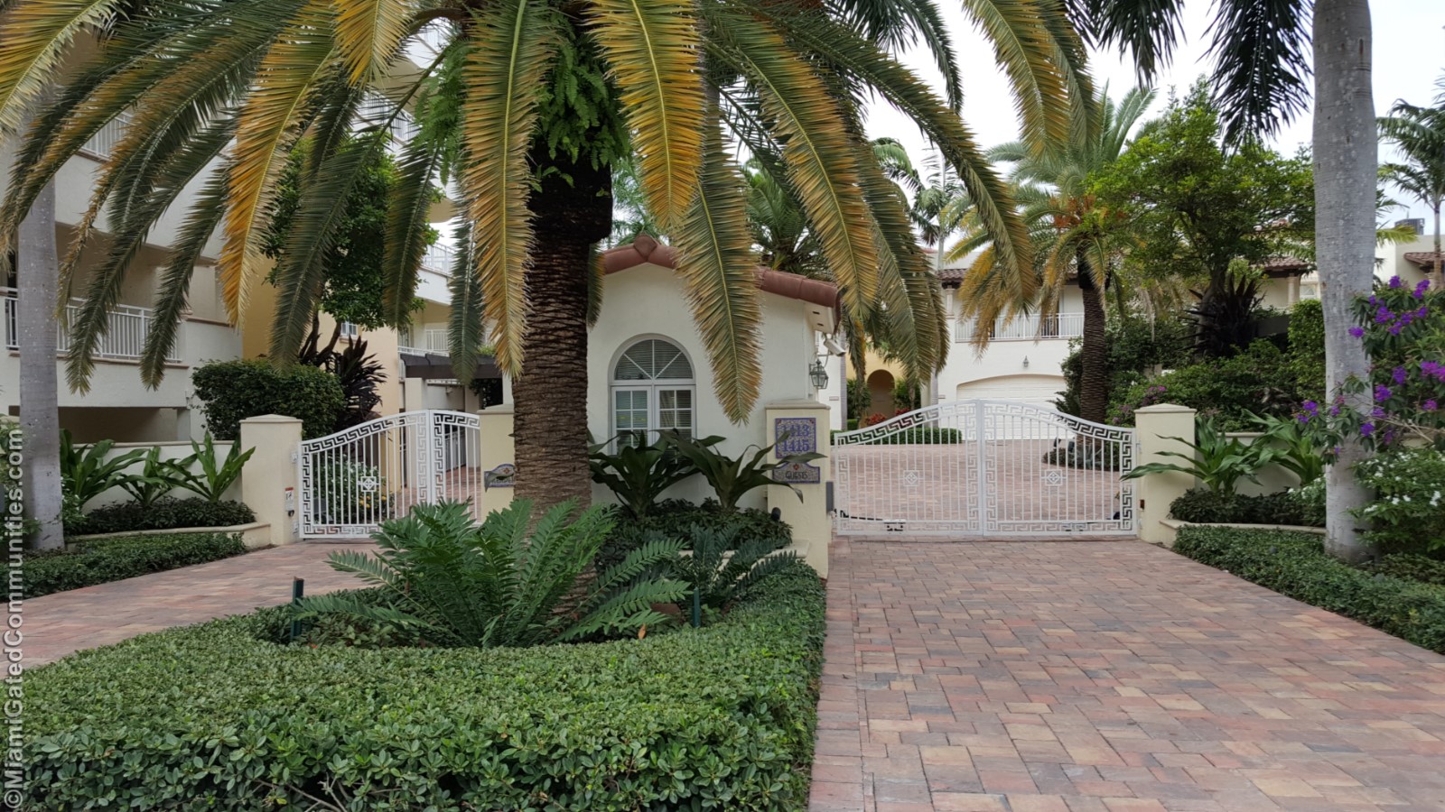 Marina lifestyle in Miami: Communities with private yacht clubs and dock access 