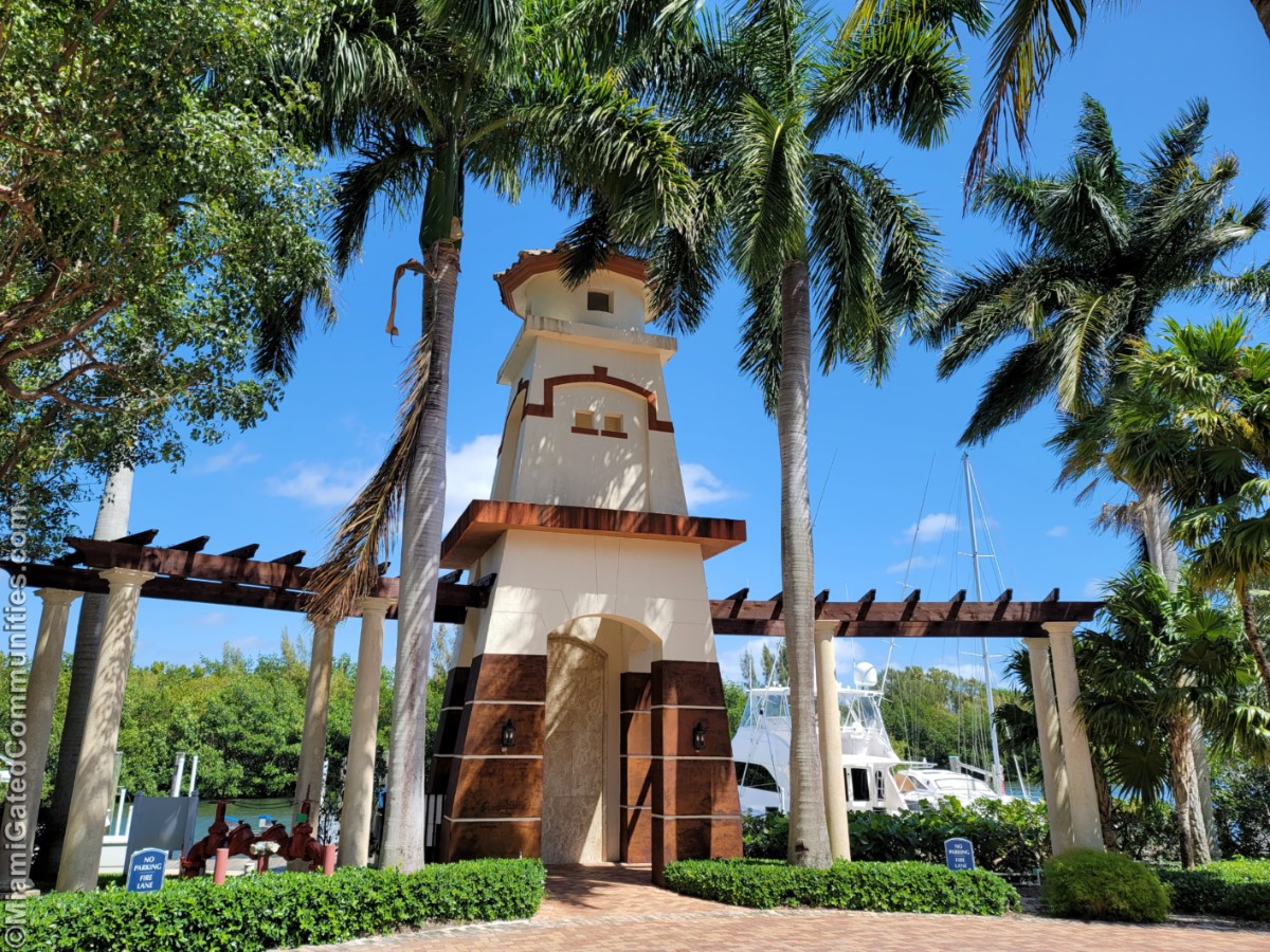 Marina lifestyle in Miami: Communities with private yacht clubs and dock access 